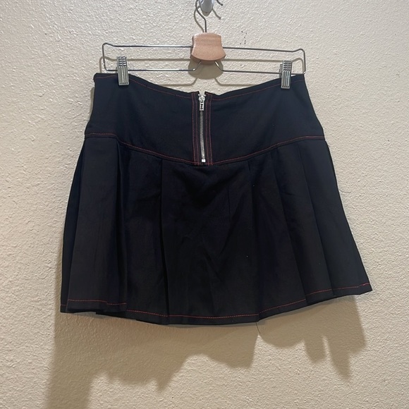 Royal Bones By Tripp Black & Red Chain Pleated Skirt M - Picture 6 of 9